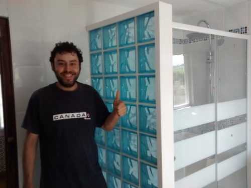 Instalación de pavés decorativo y ducha