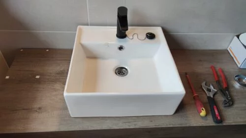 Lavabo sobre encimera instalado
