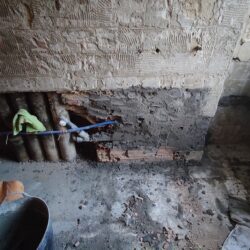 Carga de tuberías de PVC y multicapa en el viejo tabique.