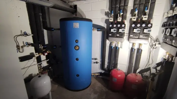 Sala técnica de calefacción centralizada instalada por ReformAsturias