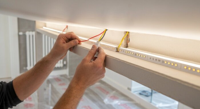 Instalar falso techo escayola con LED en baño